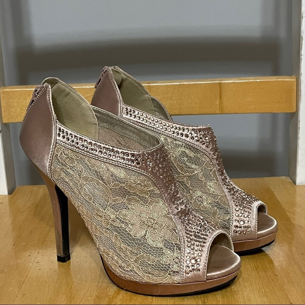 Lace High Heel